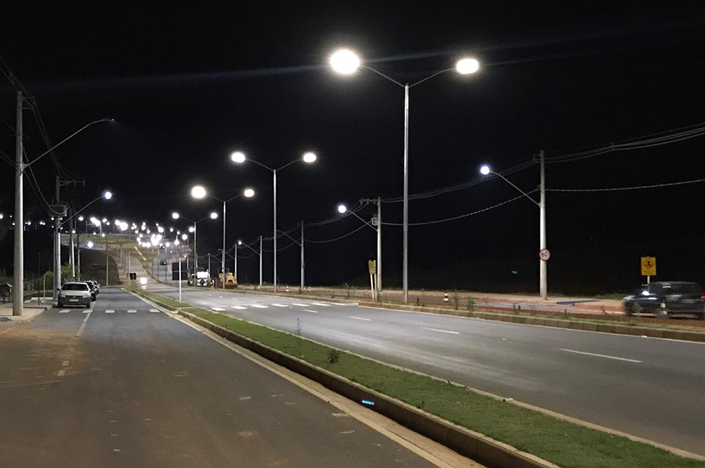 Prefeitura de Araxá implanta iluminação de led na Hitalo Ross