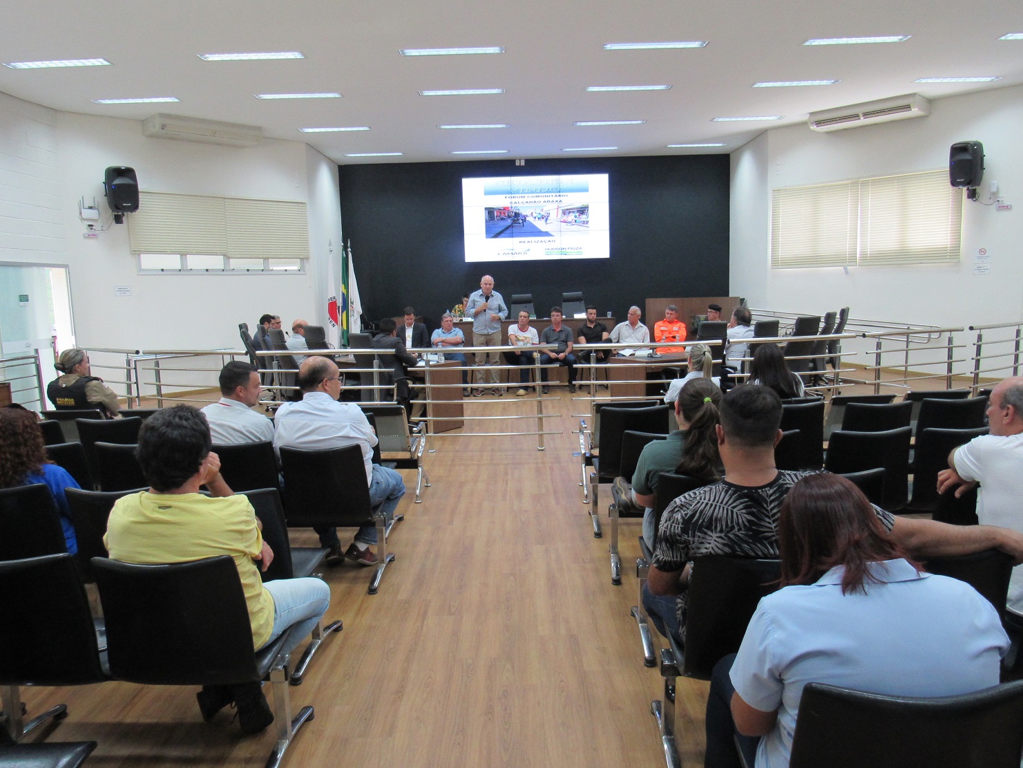 Fórum Comunitário debate problemas enfrentados no calçadão em Araxá.