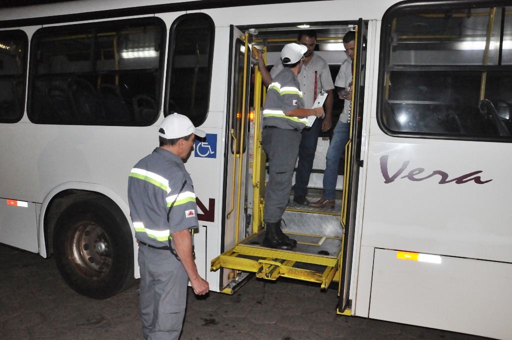 Prefeitura de Araxá promove vistorias nos ônibus do transporte coletivo