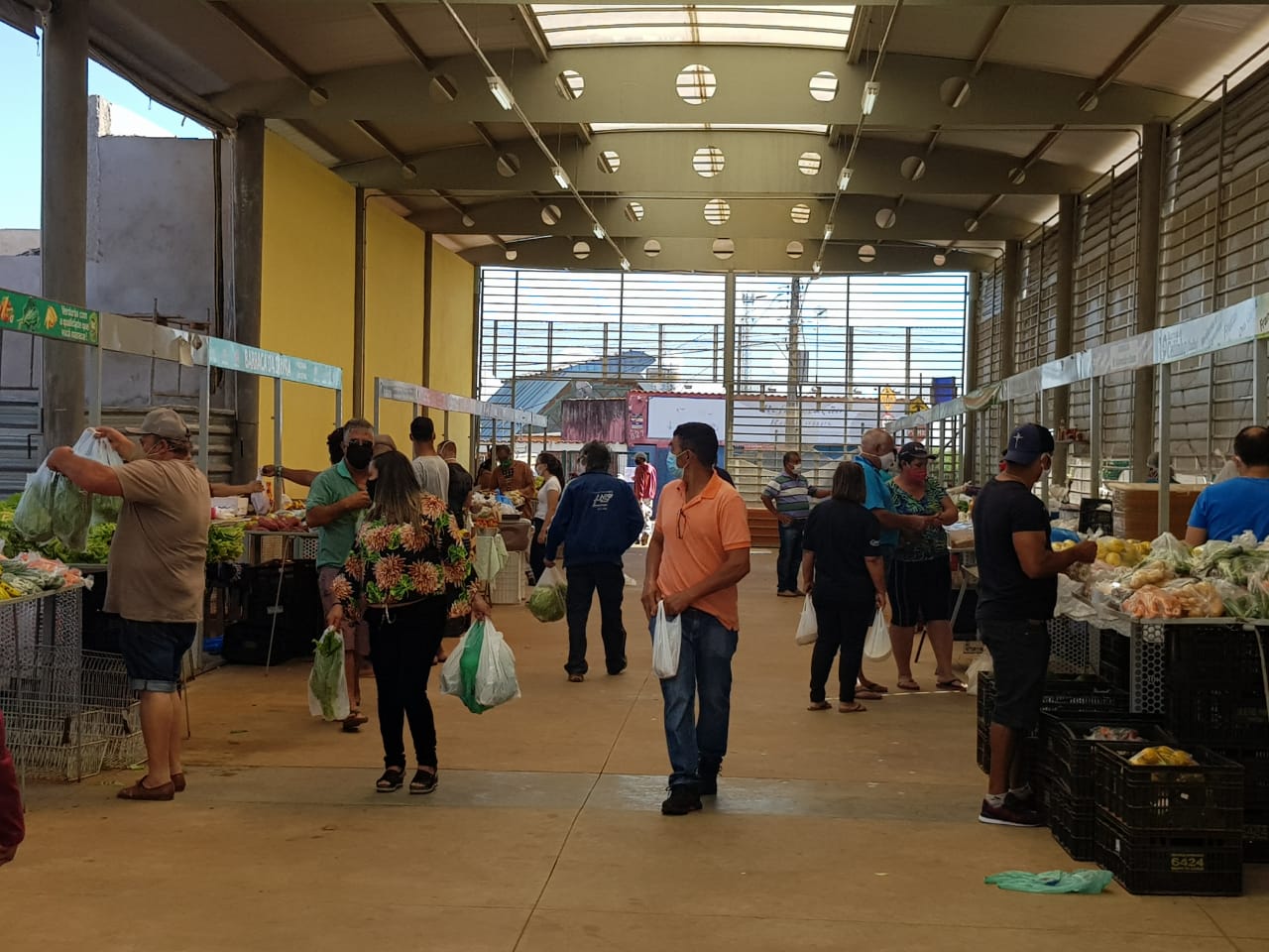 Feirão do Povo reabriu para a população no domingo.