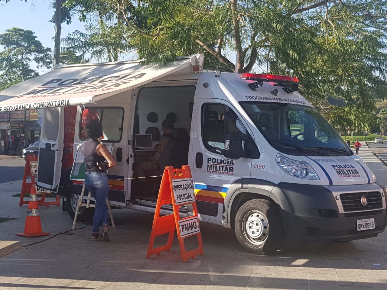 Base de segurança móvel da Polícia Militar completa 1 ano servindo a comunidade de Araxá