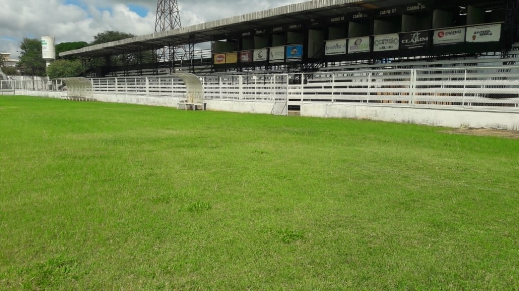 Prefeitura de Araxá faz manutenção nos espaços esportivos.