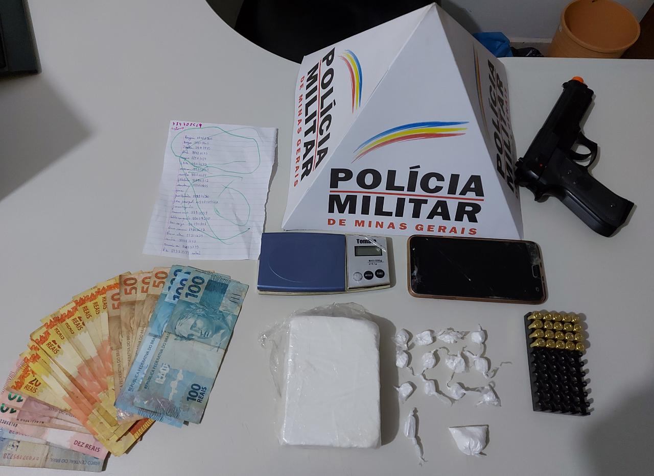 POLÍCIA MILITAR PRENDE/APREENDE AUTORES POR TRÁFICO DE DROGAS EM SACRAMENTO/MG