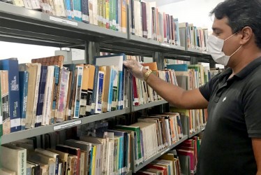 Biblioteca Pública de Araxá disponibiliza WhatsApp e site para consulta e reservas de livros