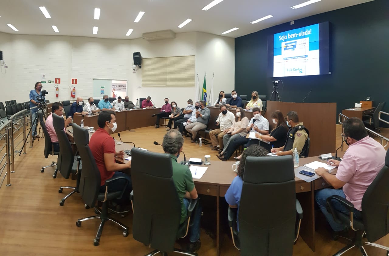 Câmara Municipal de Araxá debate ações de combate à Covid-19 em Audiência Pública