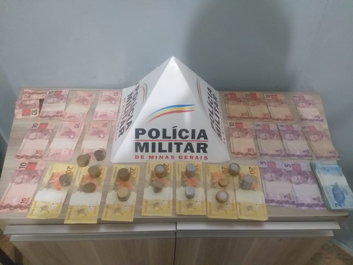 POLÍCIA MILITAR APREENDE AUTOR E RECUPERA DINHEIRO FURTADO EM ARAXÁ/MG