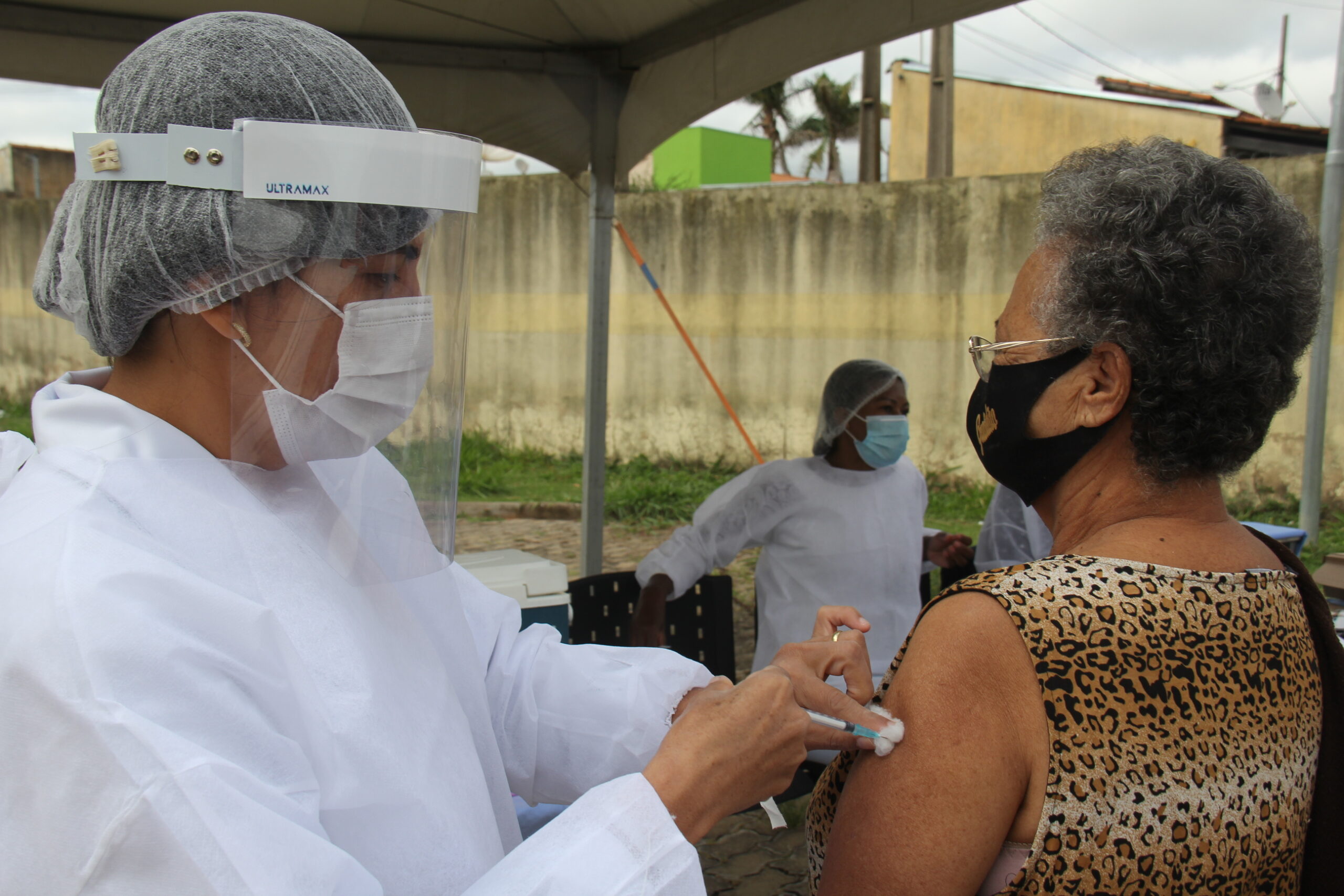 Prefeitura de Araxá recebeu remessa com 2.405 doses de vacina contra Covid-19