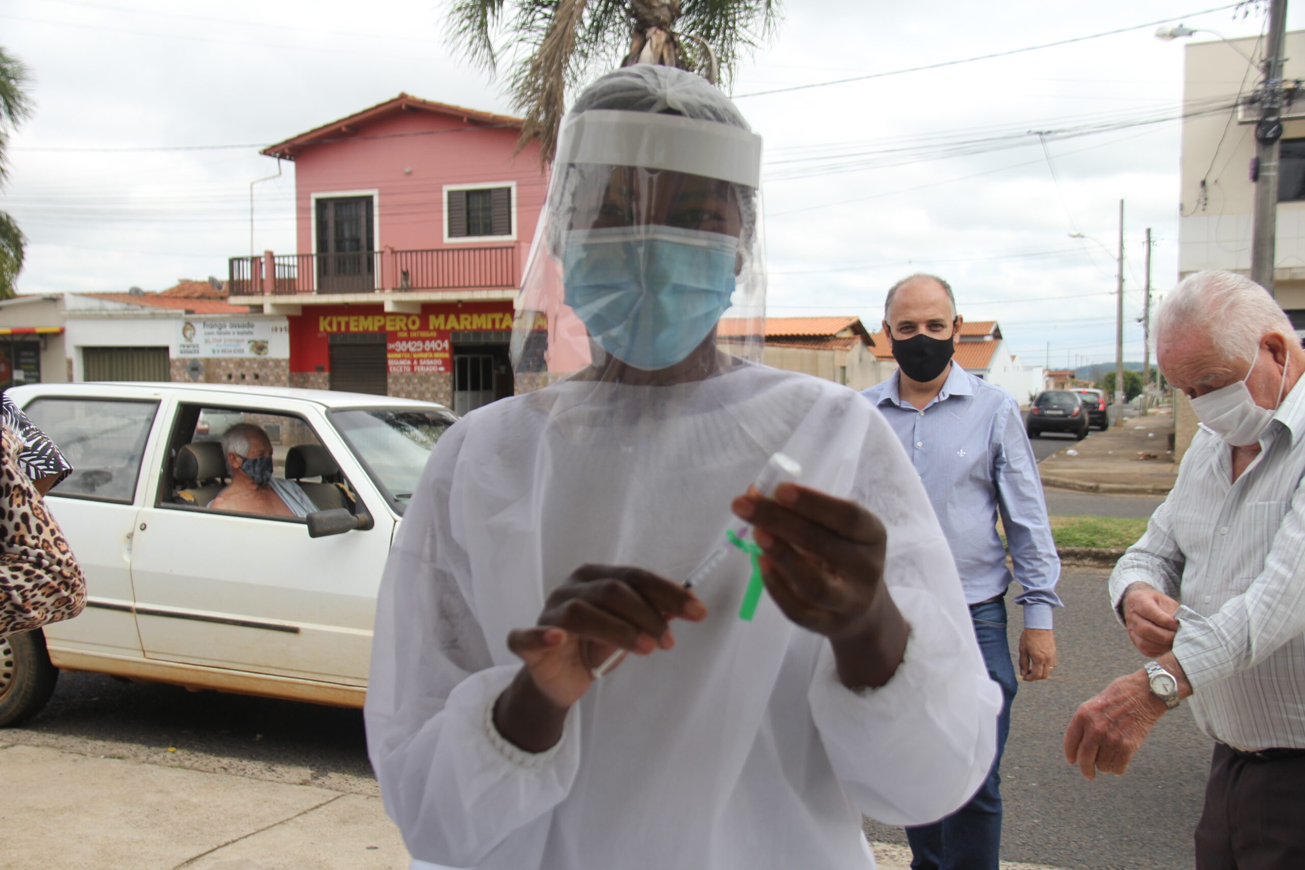 Araxá antecipa 2ª dose da vacina para idosos de 75 a 79 nesta sexta(9)