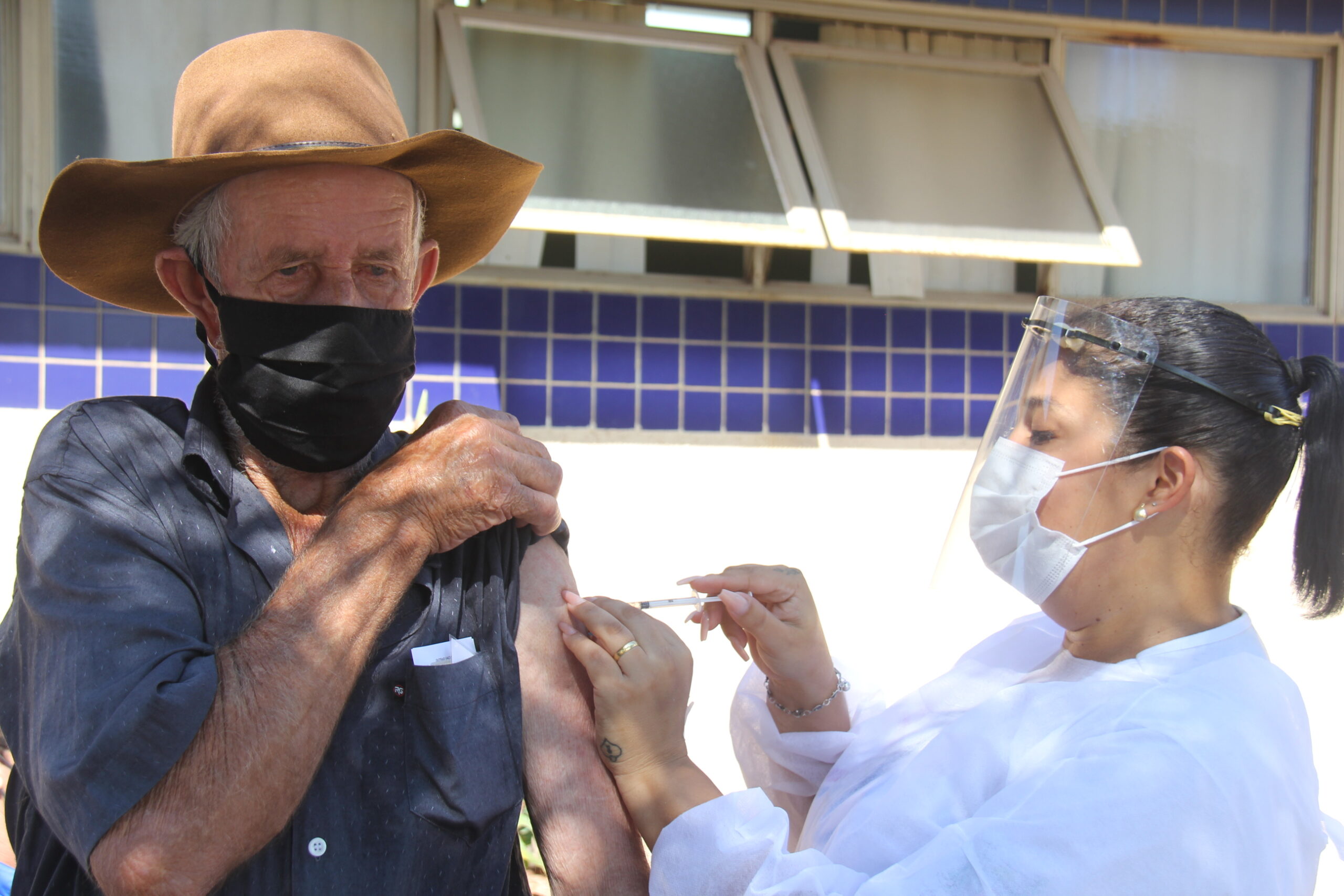 Idosos de 69 anos vão ser vacinados  em Araxá nesta quarta feira (07)