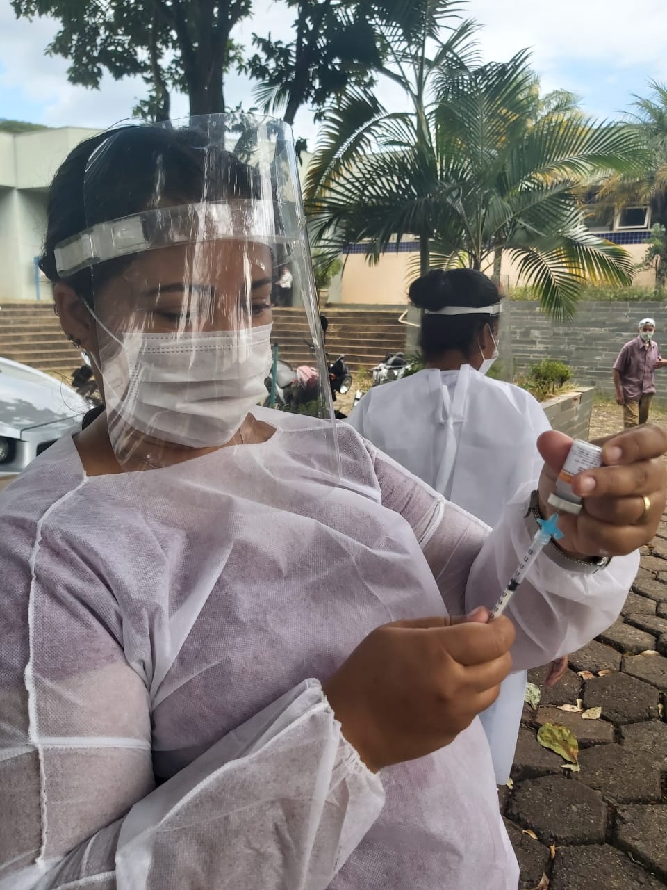 Prefeitura de Araxá recebe  3.500 doses da vacina contra a Covid-19 destinadas 65 a 67 anos