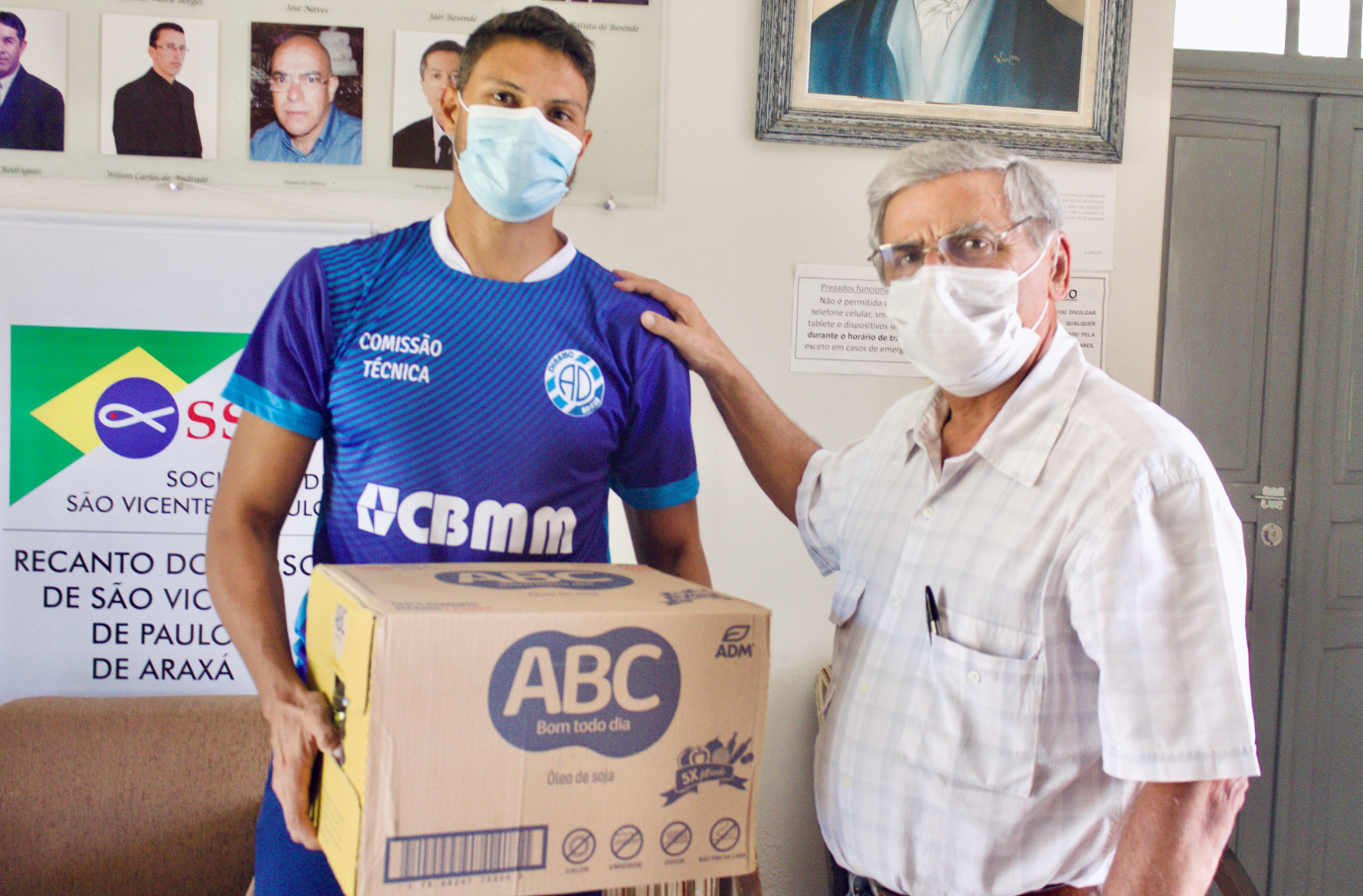 Dínamo realiza doações de cestas básicas à instituições assistenciais