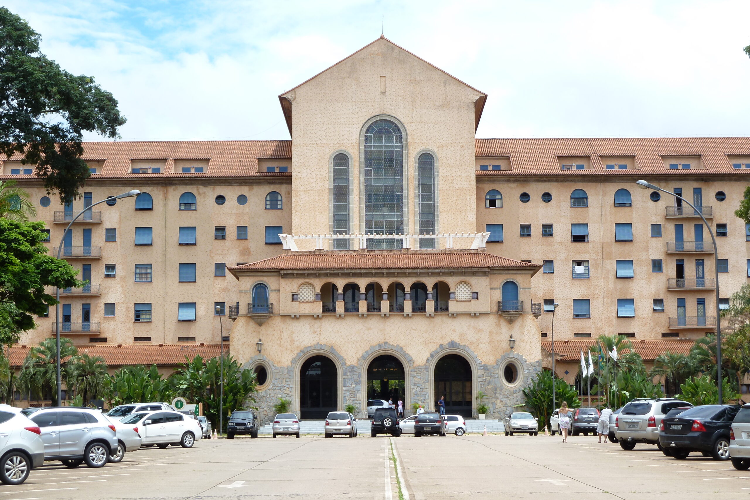 Grupo Tauá contrata mão de obra local e se prepara para a reabertura do Grande Hotel Termas de Araxá em setembro