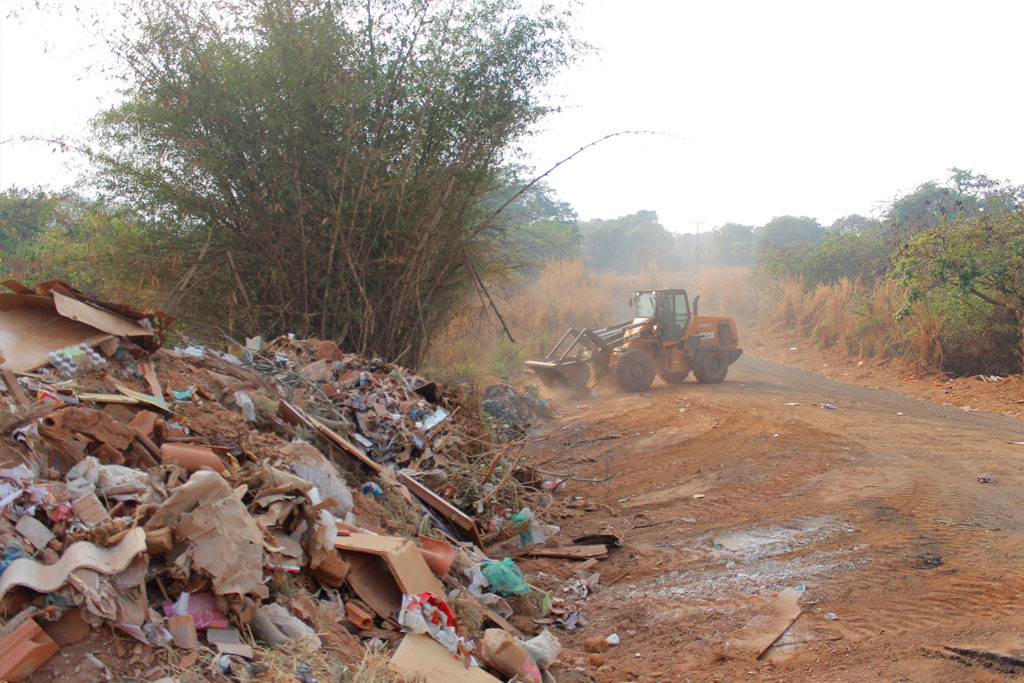 Prefeitura de Araxá pede conscientização da população para não descartar entulho em áreas irregulares