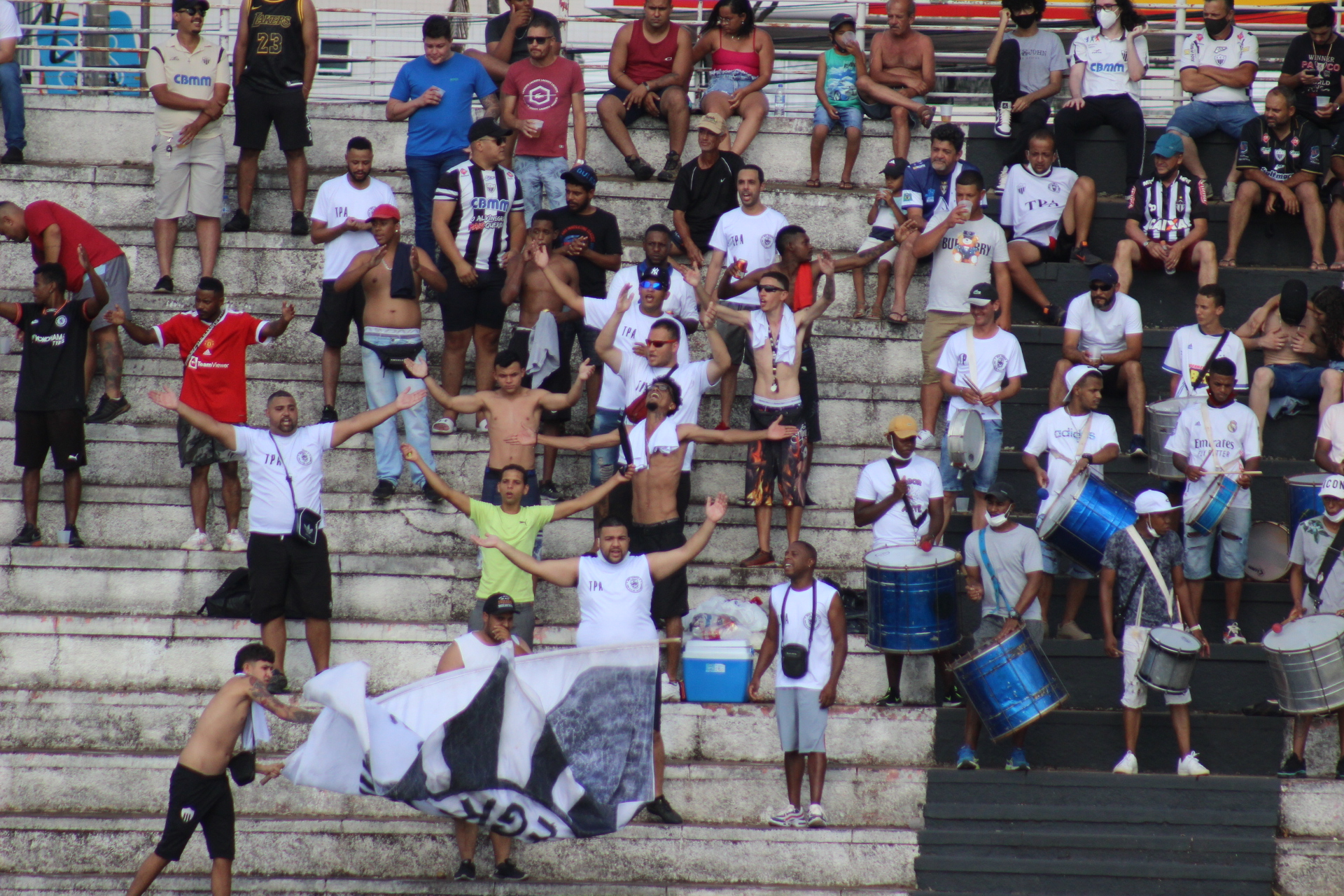 Vereador Pastor Moacir pede revitalização do Estádio Fausto Alvim