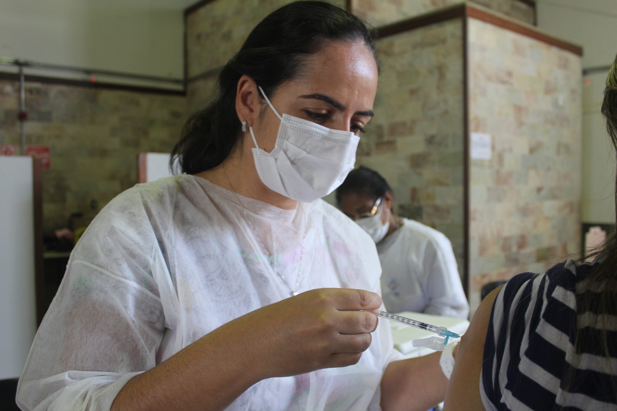 Prefeitura de Araxá aplica a 2ª dose da Janssen em pessoas a partir de 50 anos (50+) nesta terça, no Sesc; confira outros cronogramas