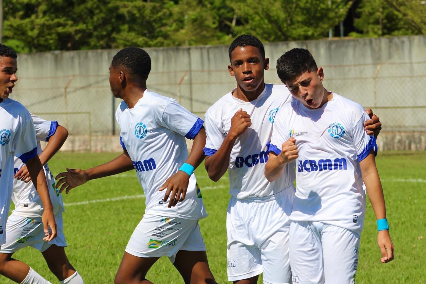 Dínamo de Araxá em busca da classificação do  Campeonato Mineiro Sub-15 e Sub-17 neste sábado(25)