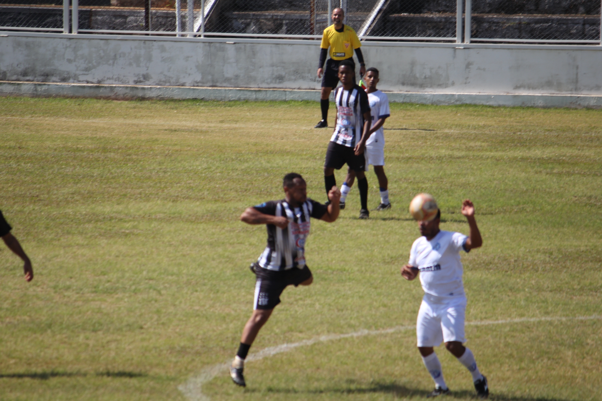 Já diziam os sábios do futebol ” Clássico é Clássico”; Dínamo sai na frente na decisão da Copa Araxá 2022