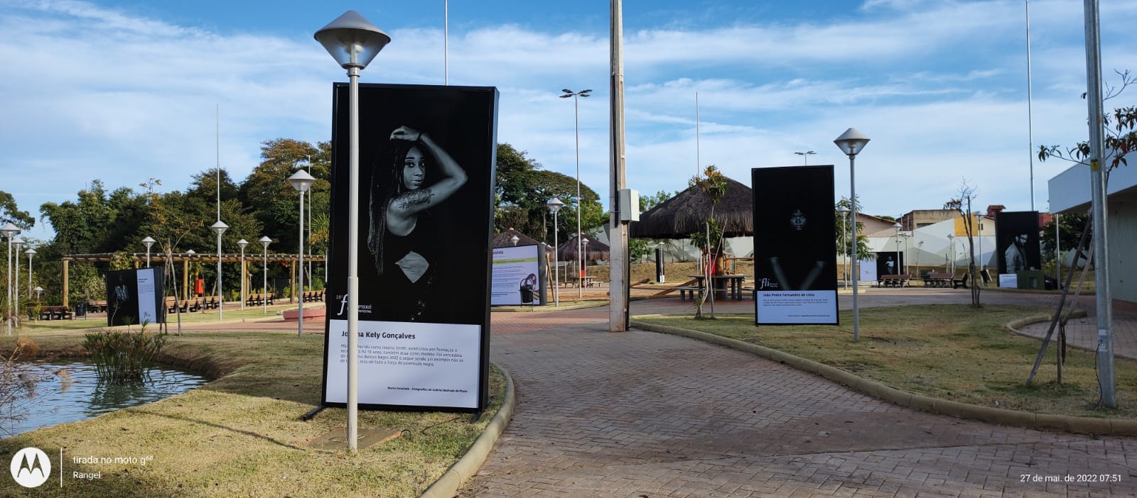 A exposição “Muros Invisíveis” no Parque do Cristo.