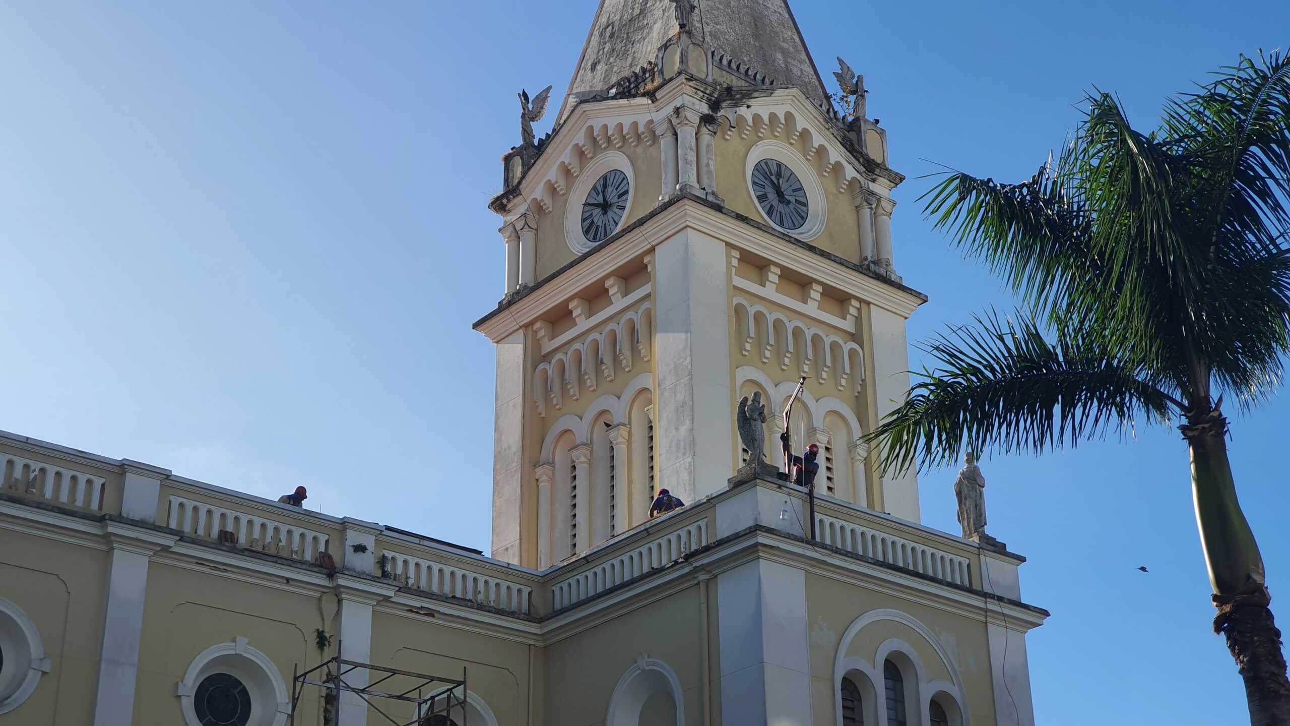 O que a arte e a arquitetura da Igreja Matriz falam sobre a história de Araxá?