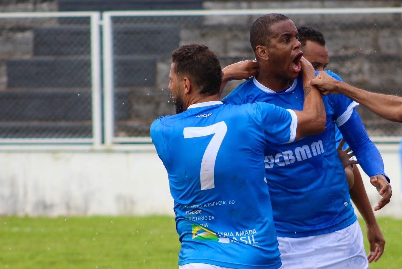 Prefeitura Municipal de Ibiá - SÁBADO DE FUTEBOL NO GRÊMIO NESTLÉ