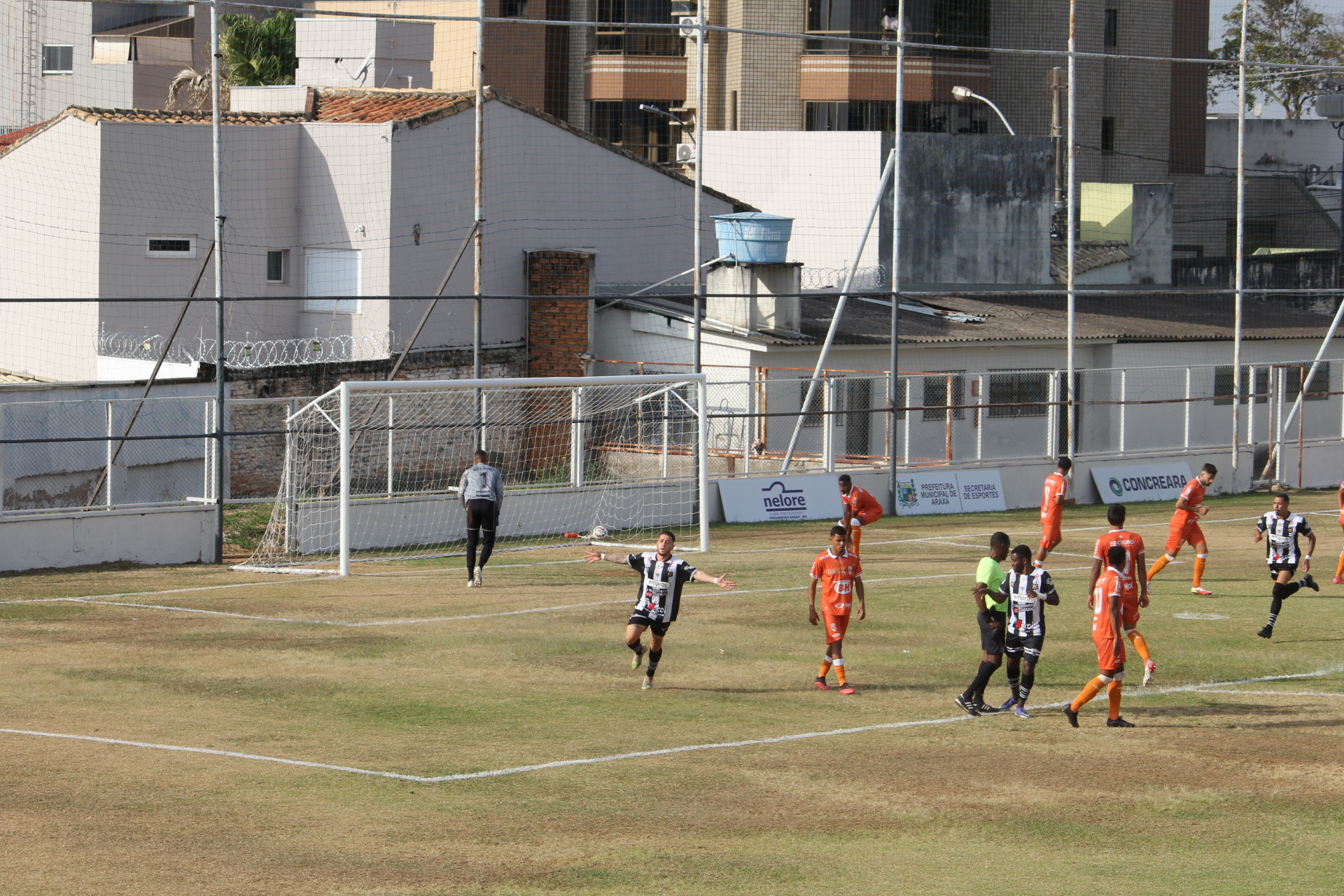 Araxá Esporte vence a 3º partida seguida no Mineiro 2022