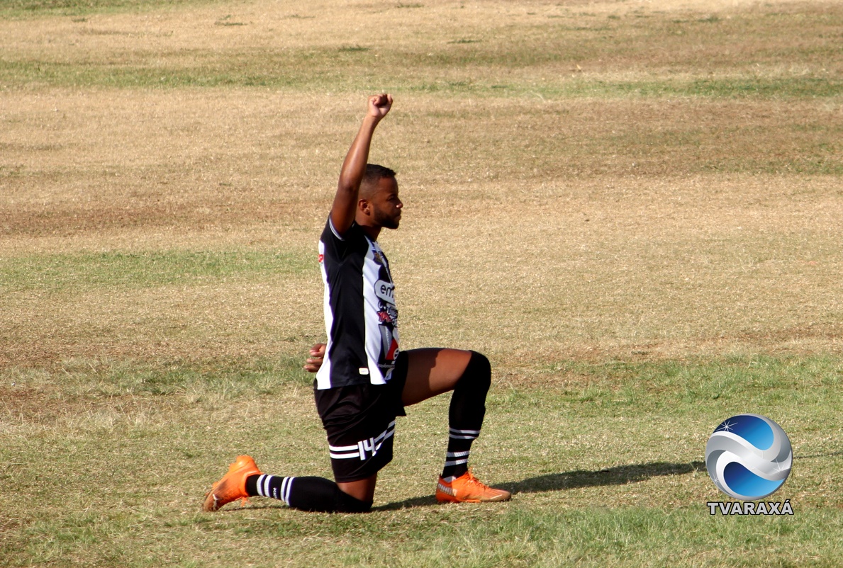 Araxá Esporte empata; mas segui líder e busca das Quartas de final.