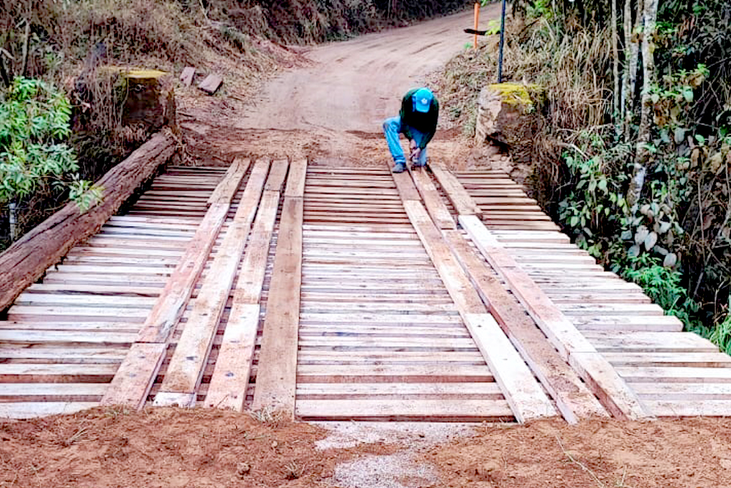 Prefeitura de Araxá reforma ponte de acesso à Argenita