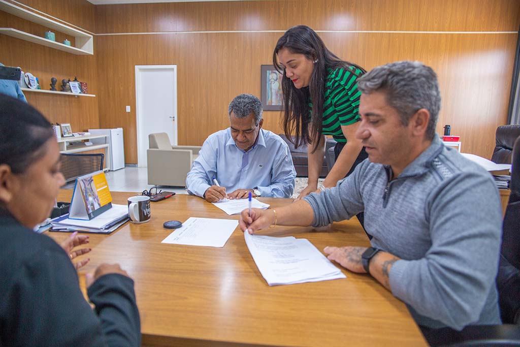 Prefeitura de Araxá firma convênio com Associação Educacional de Promoção Humana Araxaense