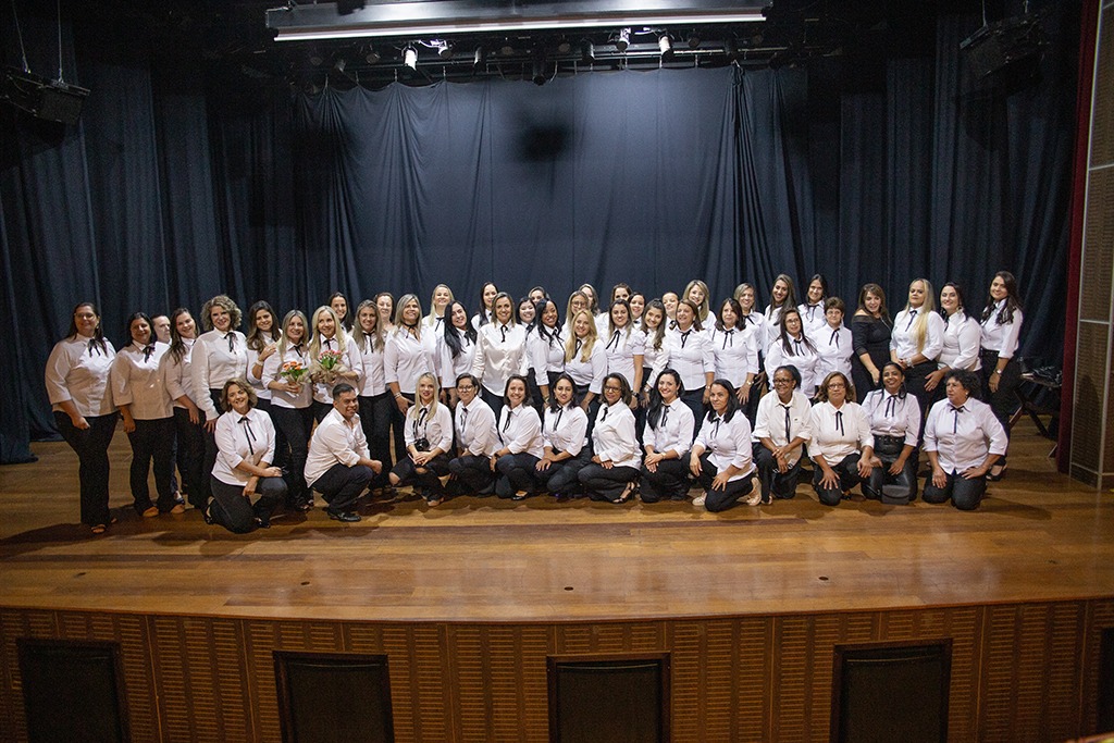 Araxá celebra os 111 anos da Escola Delfim Moreira em solenidade