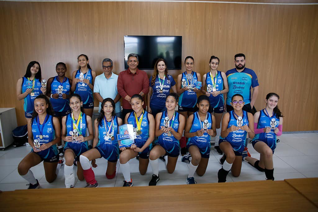 Prefeitura de Araxá recebe atletas do projeto Meninas de Ouro