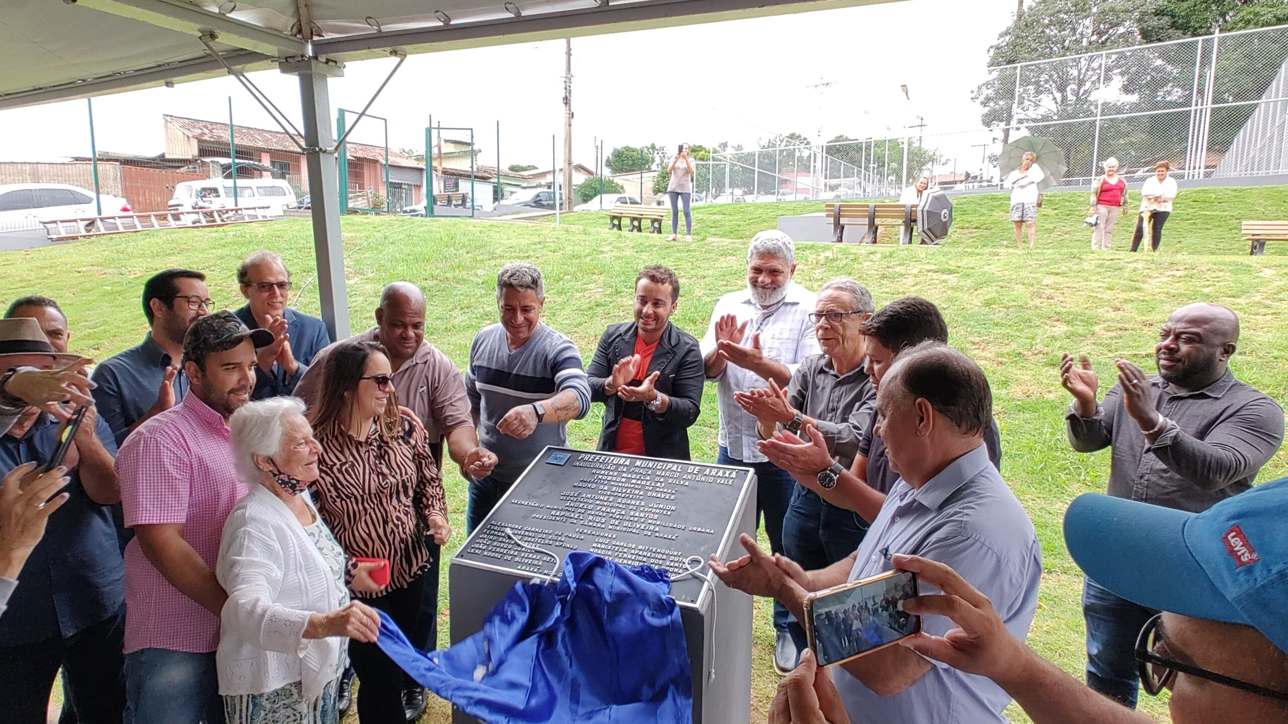 A Prefeitura de Araxá inaugurou a Praça Marco Antônio Vale na manhã desta terça-feira (20).