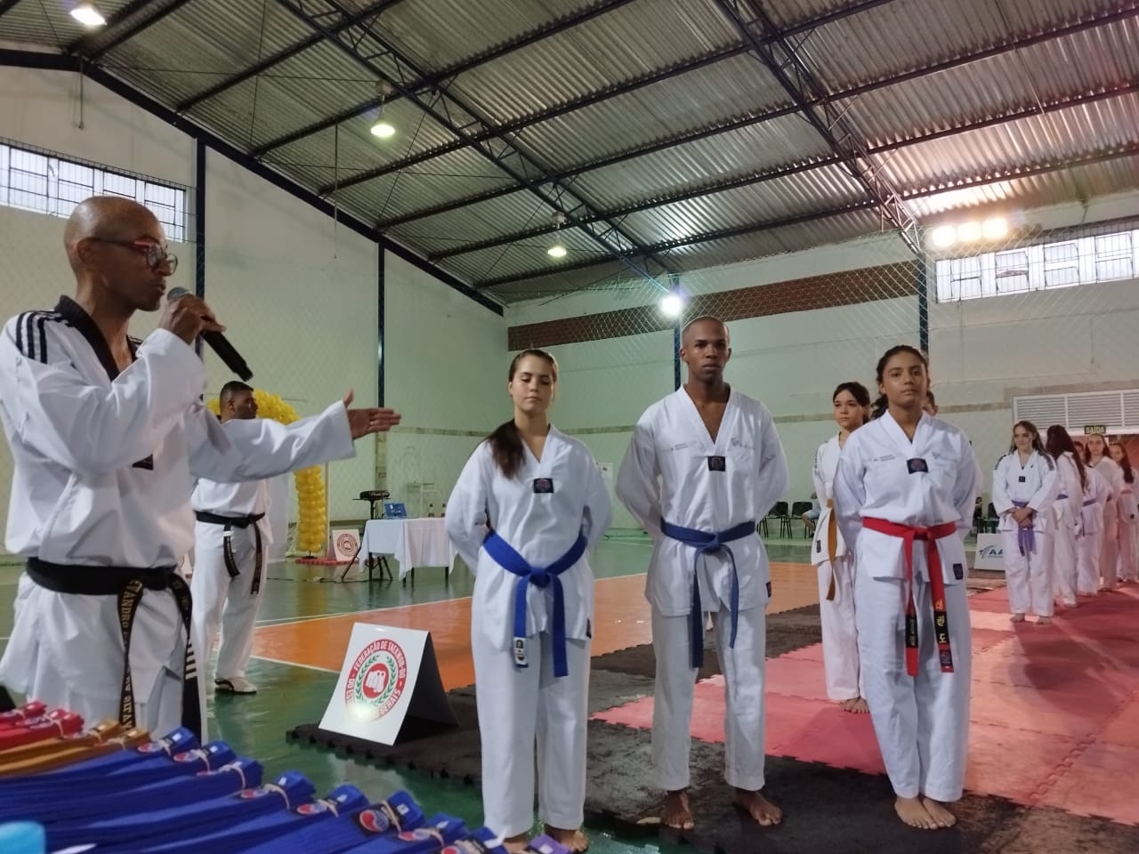 Araxá é destaque no Taekwondo graduando 90 atletas da AAT ( Associação Araxá Taekwondo)