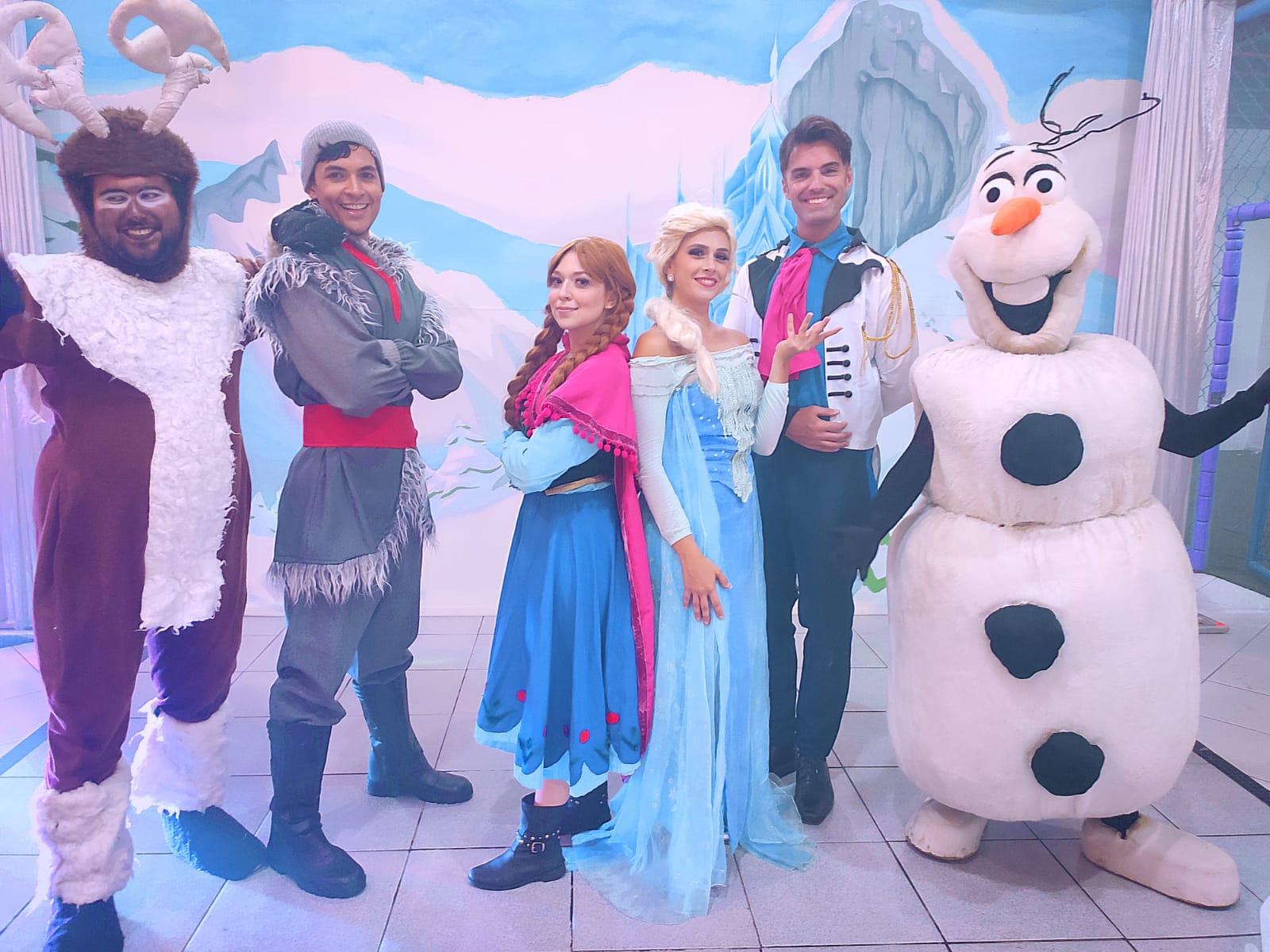 Uma Aventura na Neve: FestNatal tem espetáculo baseado em Frozen nesta terça (20)