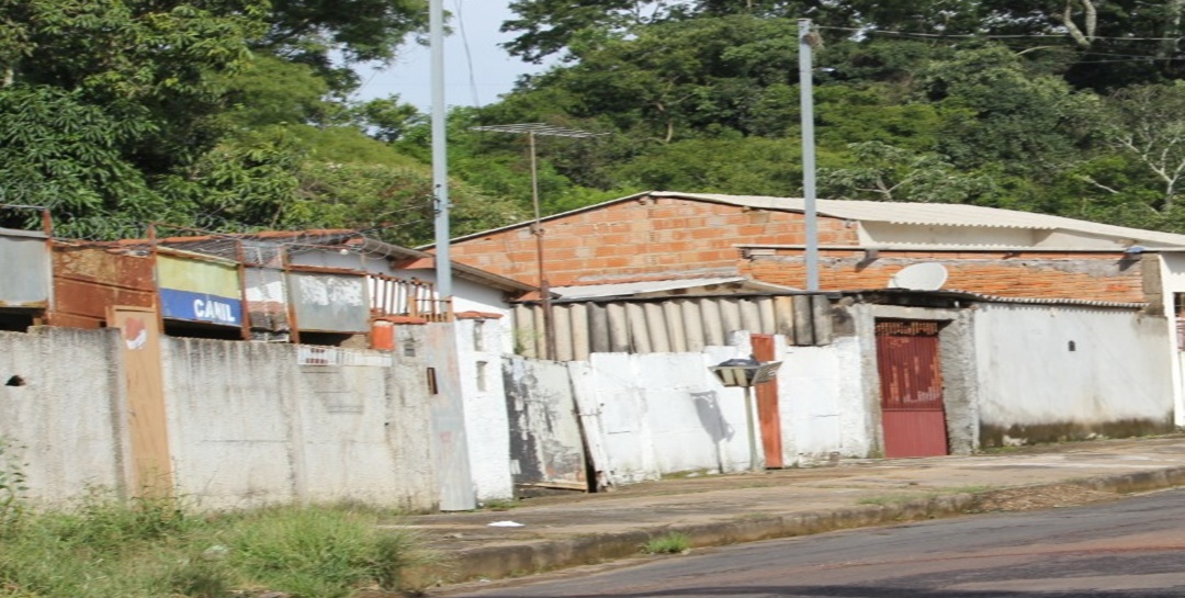 Justiça determina desocupação de áreas invadidas nos bairros Santa Maria e Salomão Drummond
