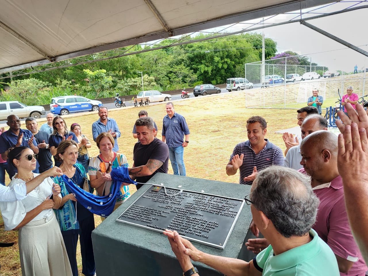 Prefeitura de Araxá atende reivindicação de mais de 30 anos e inaugura a Praça Thomásia de Moura Santos(antiga praça da Nestlê)