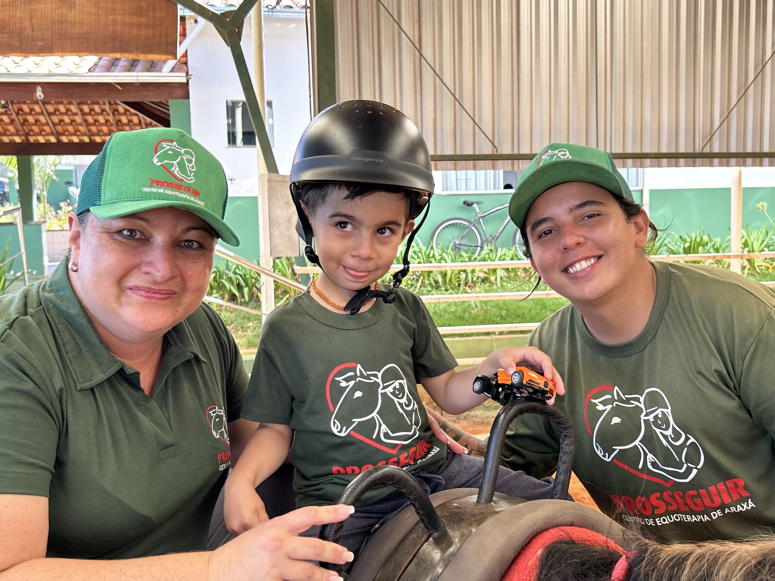 Equoterapia , Esporte e Amor juntos em prol das crianças e adolescentes em Araxá