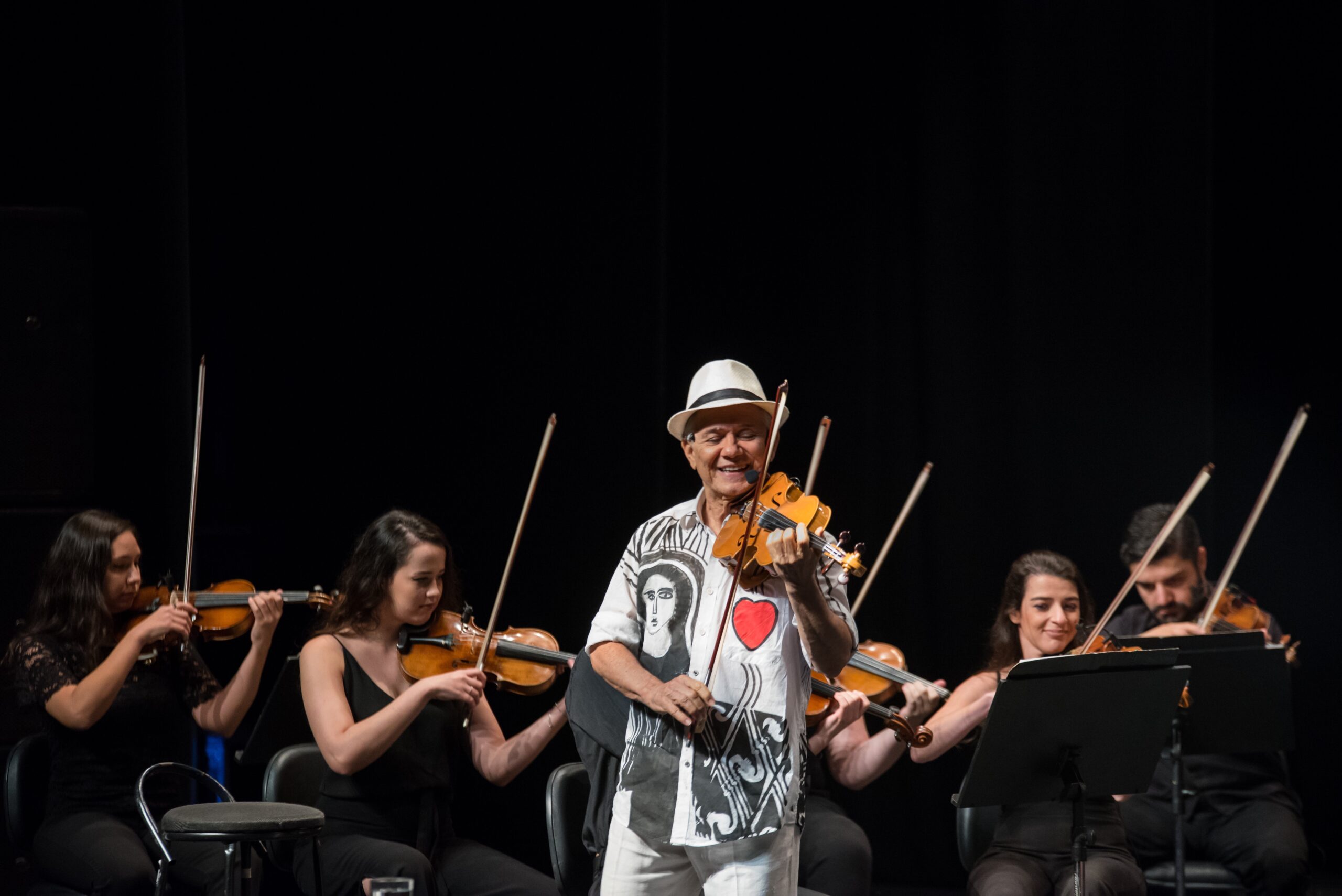 Orquestra Ouro Preto e Antônio Nóbrega celebram a cultura popular em Congonhas