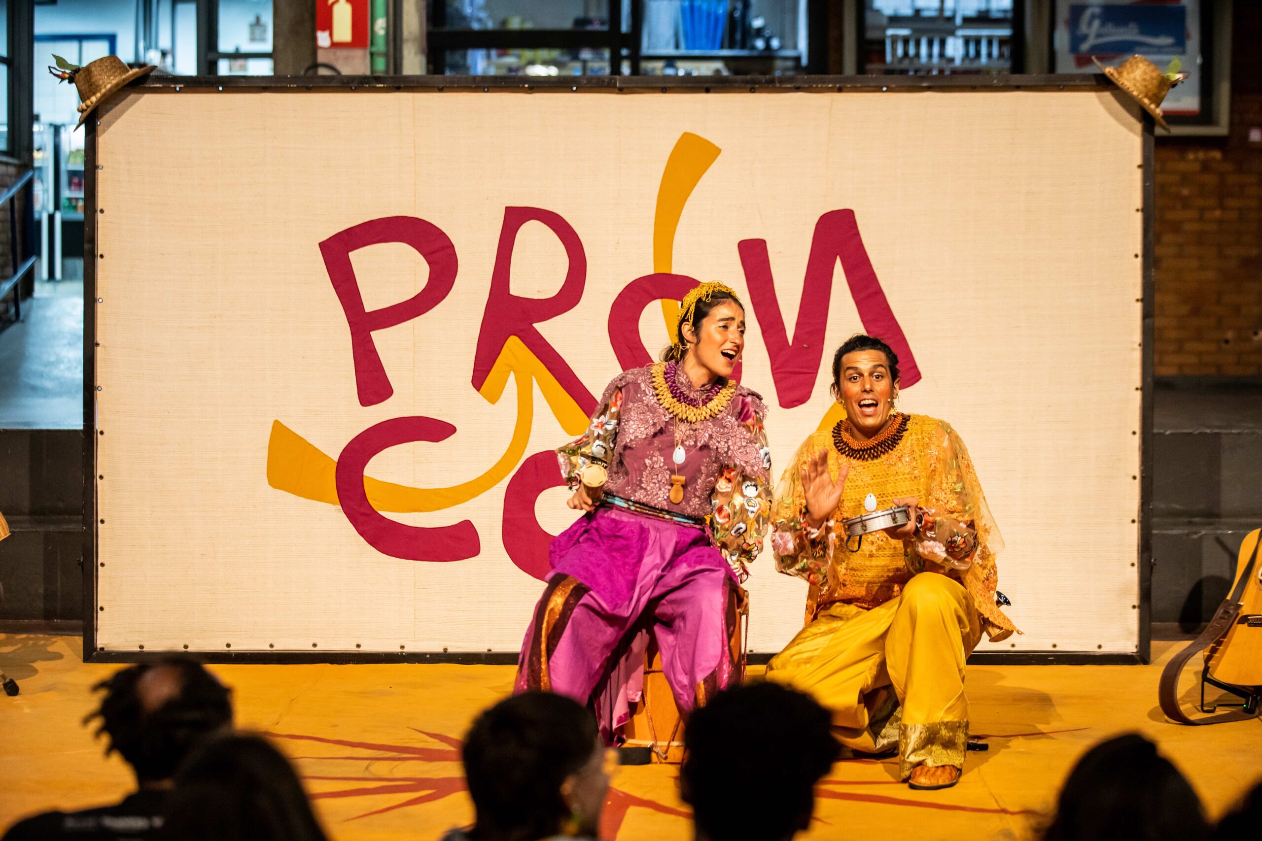 “PRONCOVÔ”, show cênico de Laura de Castro e Zé Motta, chega a Itabirito