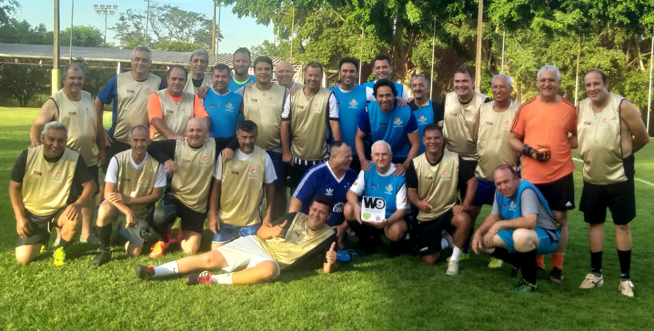 W9-Willian Salomão recebe homenagem dos amigos da bola.