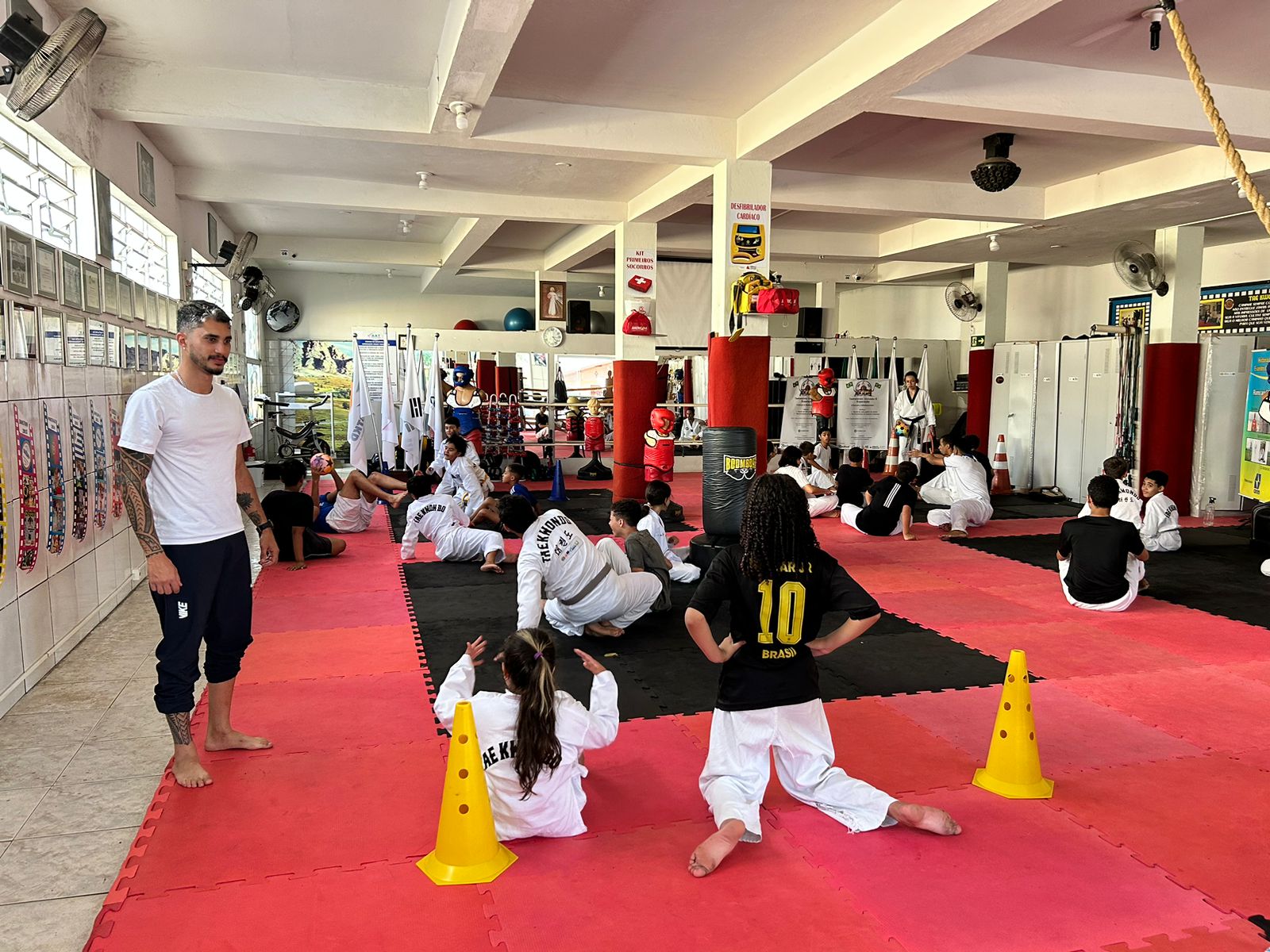 Projeto Taekwondo – Inclusão e Superação proporciona esporte para 100 crianças e adolescentes Araxá