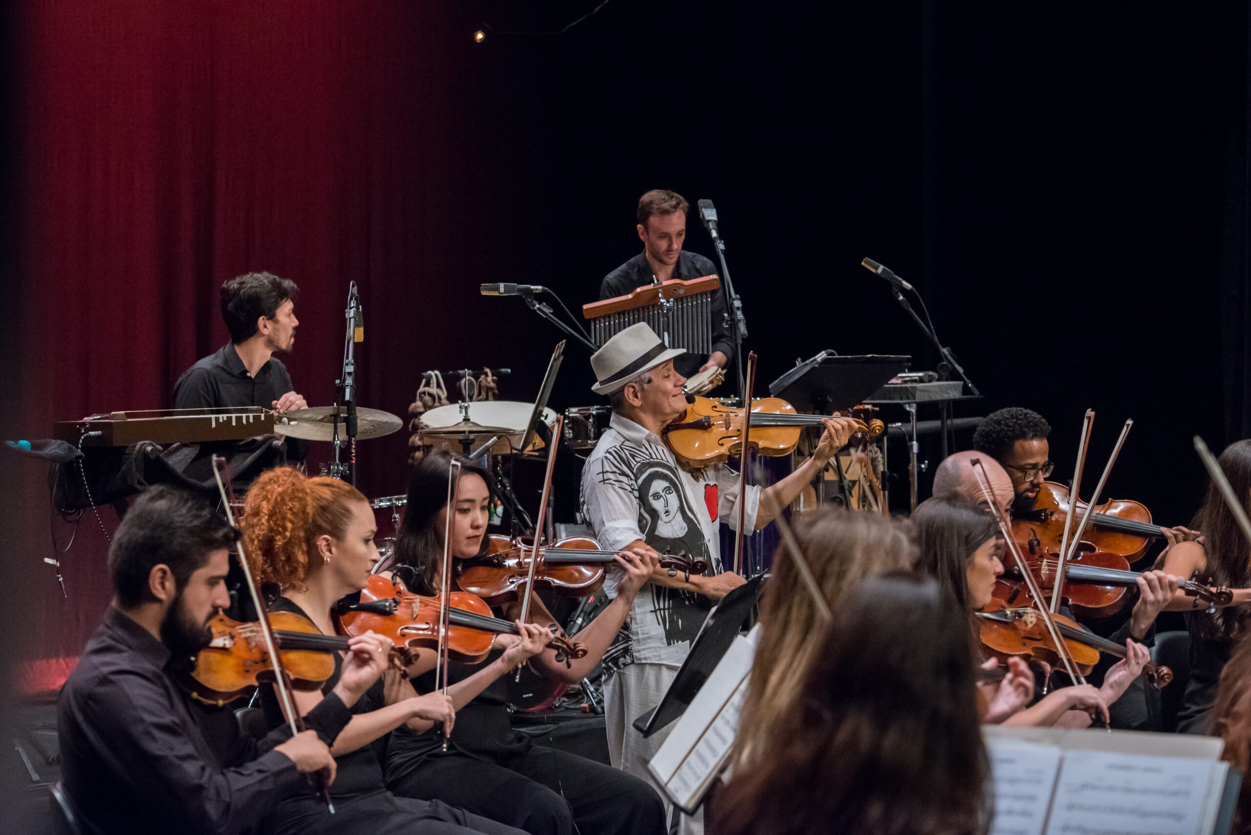 Orquestra Ouro Preto e Antônio Nóbrega celebram a cultura popular