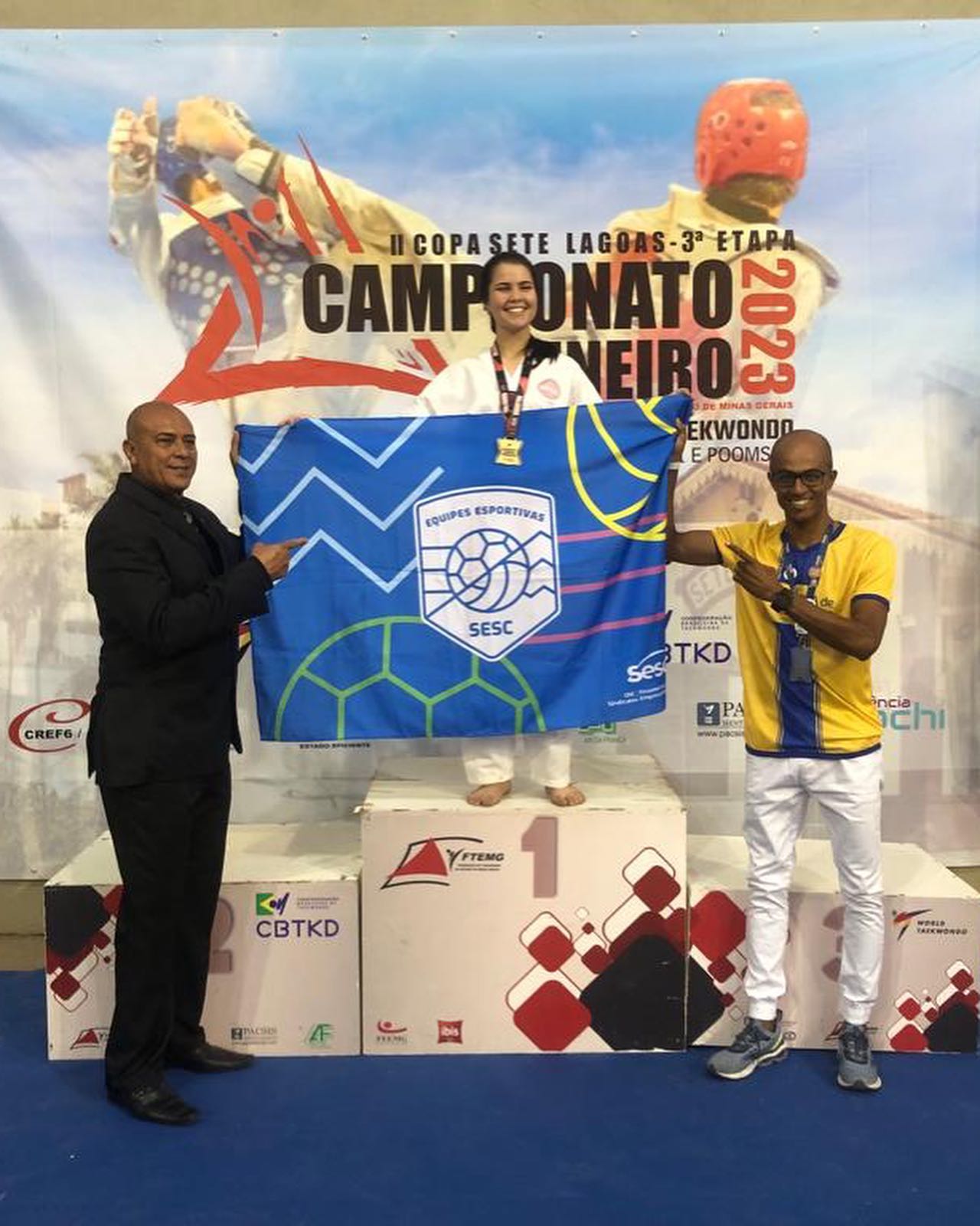 Eduardo Kauan e Maria Luisa conquistaram a medalha para Araxá na categoria poomsae no Mineiro de Taekwondo em Sete lagoas