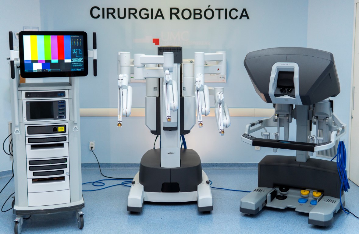 Novo robô chega ao UMC aumentando a capacidade e precisão das cirurgias robóticas