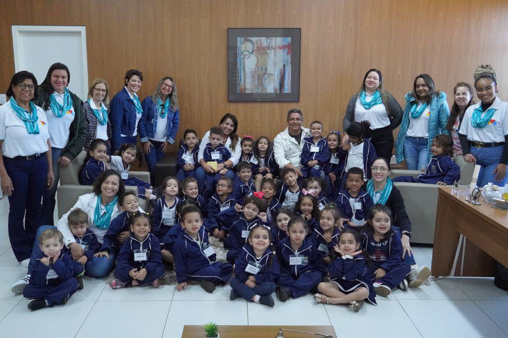 Prefeitura de Araxá recebe visitas especiais de alunos e idosos