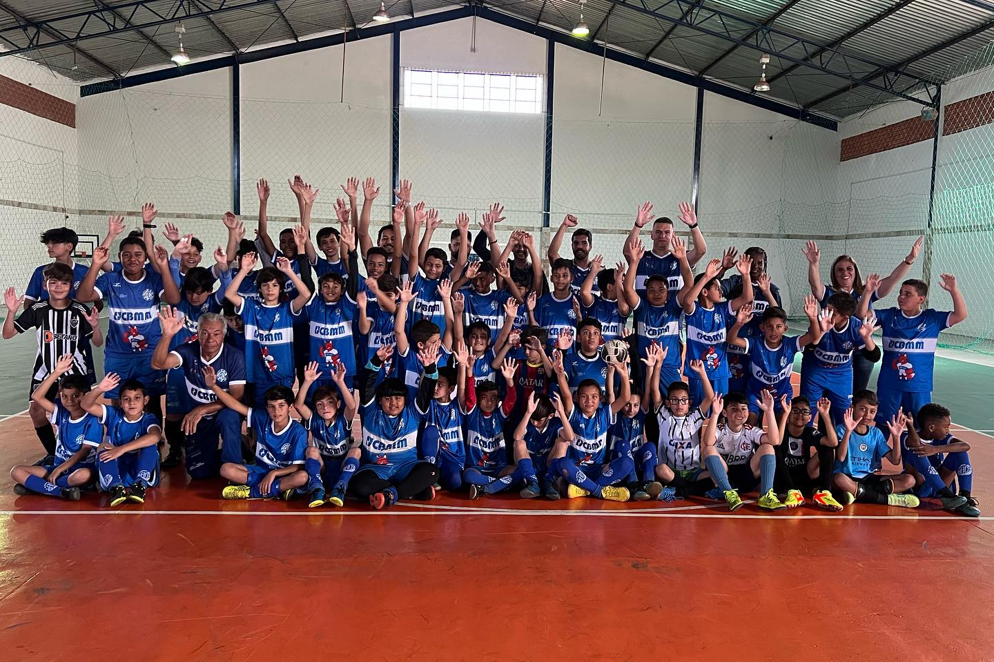 Dínamo promove tarde de lazer e diversão para alunos do projeto Lobinho