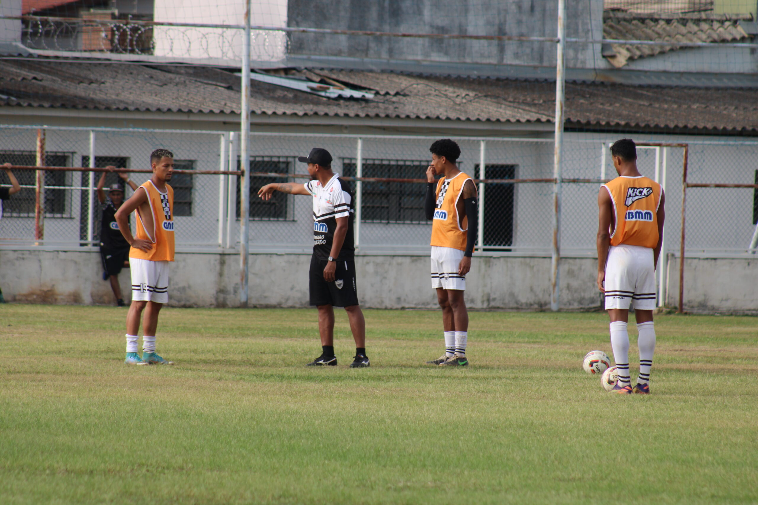 ARAXÁ ESPORTE ESTREIA NO MINEIRO 2023, NESTE SÁBADO(2)