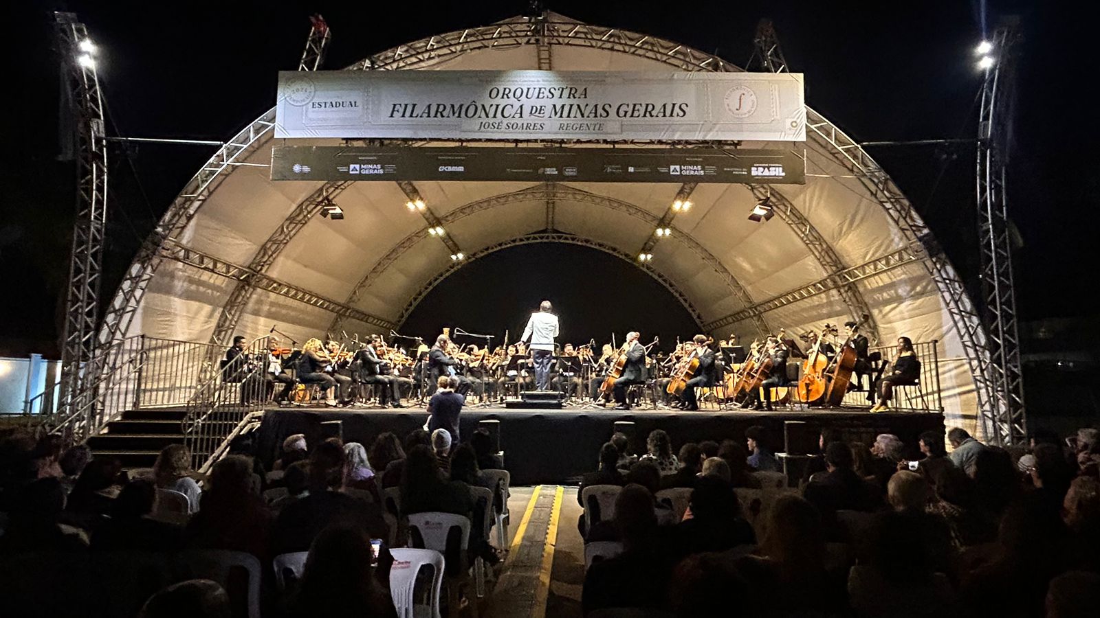 Noite de gala em Araxá  com belíssimo  espetáculo da Orquestra Filarmônica de Minas Gerais