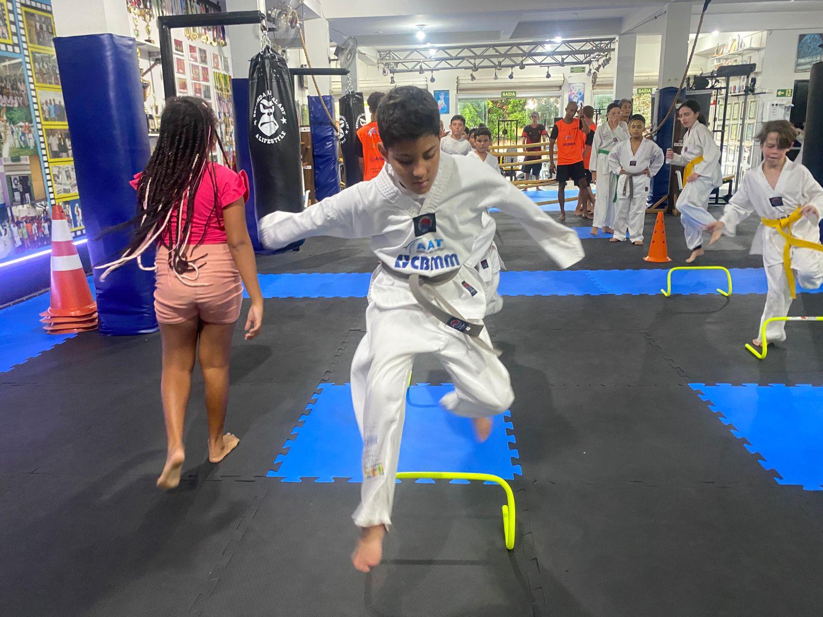 Associação Araxá Taekwondo participa de curso da FTEMG e destaca projetos sociaise esportivos.