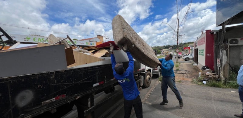 Prefeitura de Araxá disponibiliza agendamento do cata-treco para recolhimento de móveis e eletrodomésticos