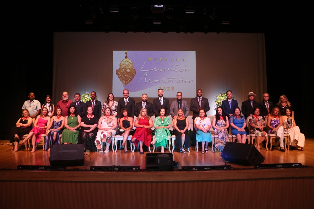 Câmara Municipal de Araxá homenageia mulheres com a outorga da Medalha Leonilda Montandon